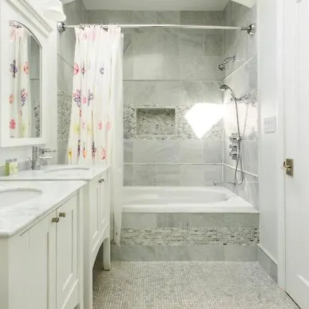 Villa Featured In Socials Luxurious Airbnbs Chicago