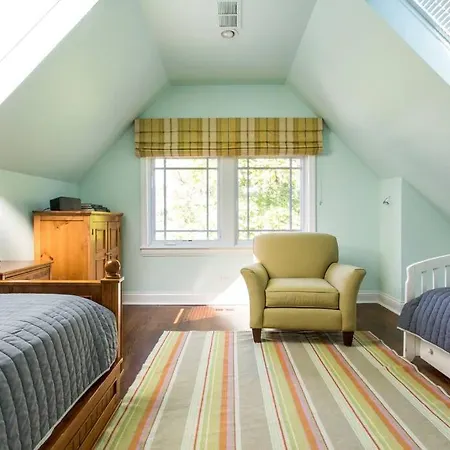 Villa Featured In Socials Luxurious Airbnbs Chicago