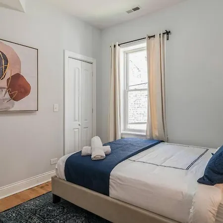 2 Bed L 5 Min From Med District L Free Parking Apartment Chicago