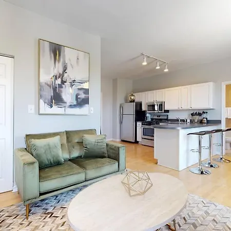 Apartment The Cozy Quarters - Sleeps 10 *