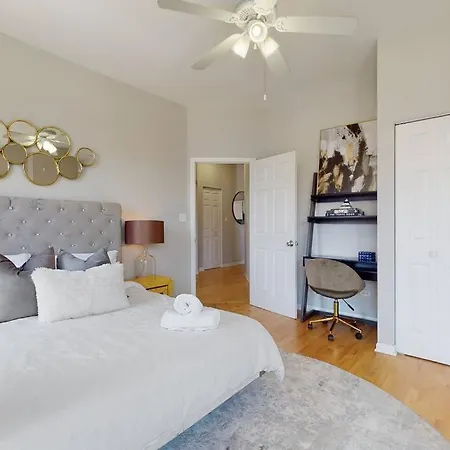 Apartment The Cozy Quarters - Sleeps 10 *