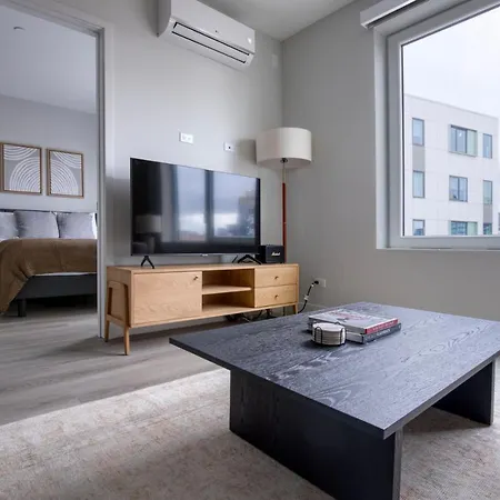 West Town 1br W Outdoor Sky Terrace Nr L Stop Chi-1026 Apartment