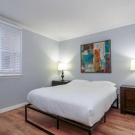 Mtm Fully Furnished In Old Town - 2 Beds Apartment Chicago