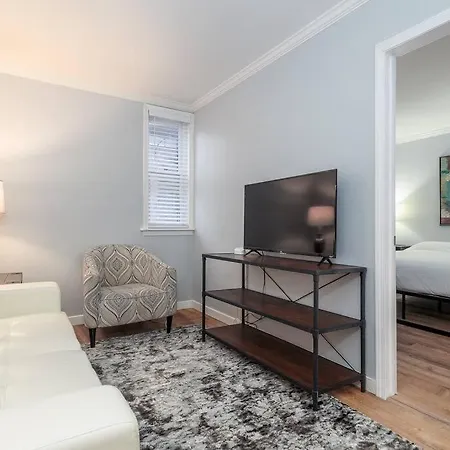 Mtm Fully Furnished In Old Town - 2 Beds Chicago