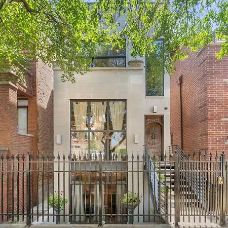 Zen Oasis Of Elegance: Expansive Executive Chicago