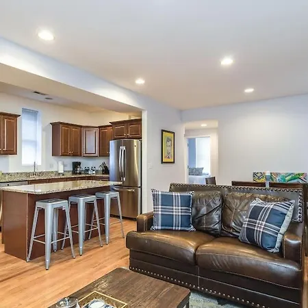 Lincoln Park Living - 2
