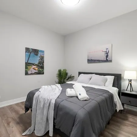 Glamorous 3br 2ba Apt W Stunning Finishes