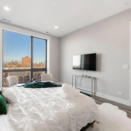 Glamorous 3br 2ba Apt W Stunning Finishes Chicago
