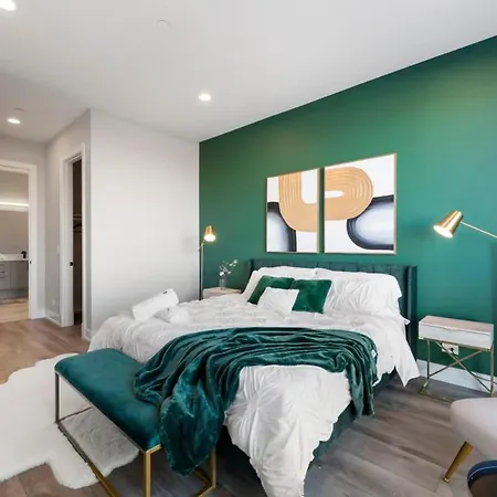 Glamorous 3br 2ba Apt W Stunning Finishes Apartment *