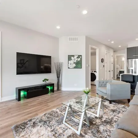 Glamorous 3br 2ba Apt W Stunning Finishes Apartment Chicago
