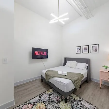 Apartment Group-friendly 5br Sleeps 12 With Billiards, Optional Parking And Gym Access Near Mccormick Place And Soldier Field Chicago