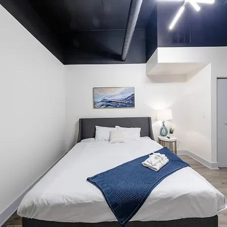 Group-friendly 6br Luxury In Prime South Loop Location With Optional Parking And Gym Access Near Mccormick Place, Soldier Field And Grant Park Apartment *
