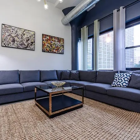 Group-friendly 6br Luxury In Prime South Loop Location With Optional Parking And Gym Access Near Mccormick Place, Soldier Field And Grant Park Chicago