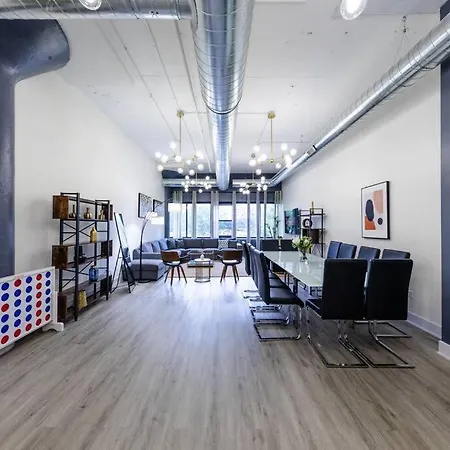 Group-friendly 6br Luxury In Prime South Loop Location With Optional Parking And Gym Access Near Mccormick Place, Soldier Field And Grant Park