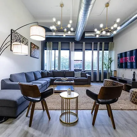 Apartment Group-friendly 6br Luxury In Prime South Loop Location With Optional Parking And Gym Access Near Mccormick Place, Soldier Field And Grant Park