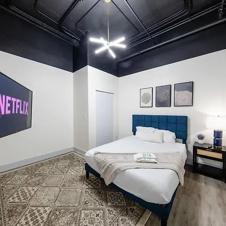 Group-friendly 6br Luxury In Prime South Loop Location With Optional Parking And Gym Access Near Mccormick Place, Soldier Field And Grant Park Apartment *