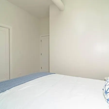 Apartment Cozy 420 Friendly 3br Near Mccormick Place And Soldier Field Chicago