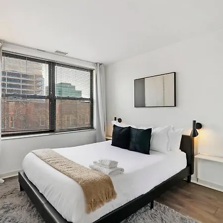 Apartment Merged Well-Equipped 2Br Apartment - The Blackwood 400 *