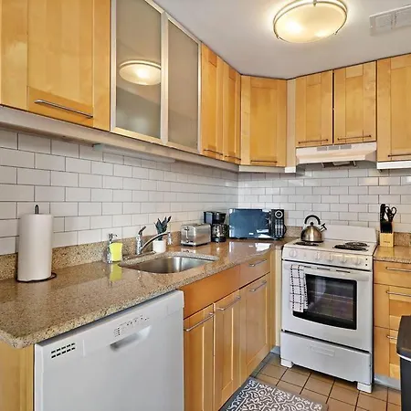 Apartment Merged Well-Equipped 2Br Apartment - The Blackwood 400
