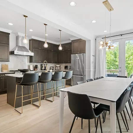 Luxe Sfh Bucktown Retreat With Garage Parking Holiday home Chicago