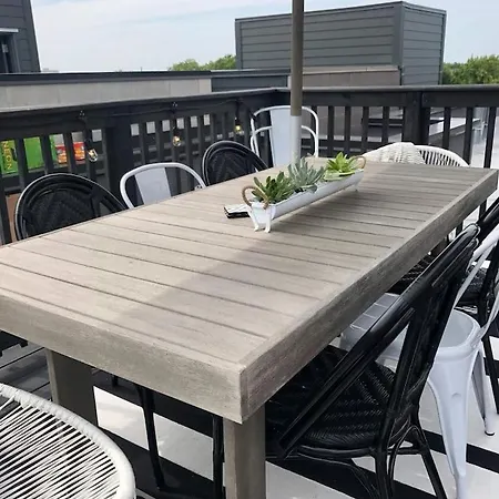 Huge Bright Modern 2br In Heart Of Bucktown *
