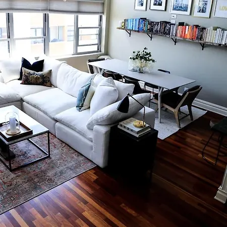 Huge Bright Modern 2br In Heart Of Bucktown Chicago