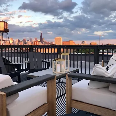 Holiday home Huge Bright Modern 2br In Heart Of Bucktown *