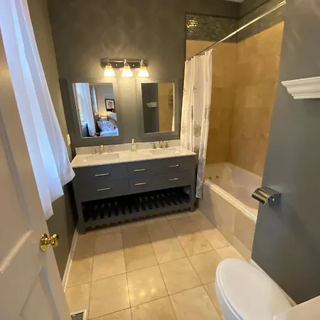 Hidden East Village Gem Holiday home Chicago