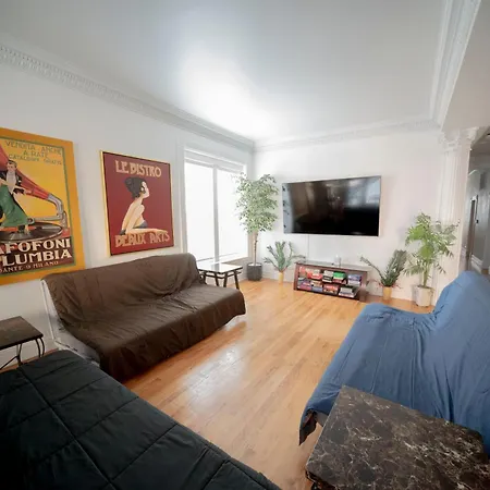 Apartment Club Salon Sleeps 10-20 Free Parking & Tv Chicago