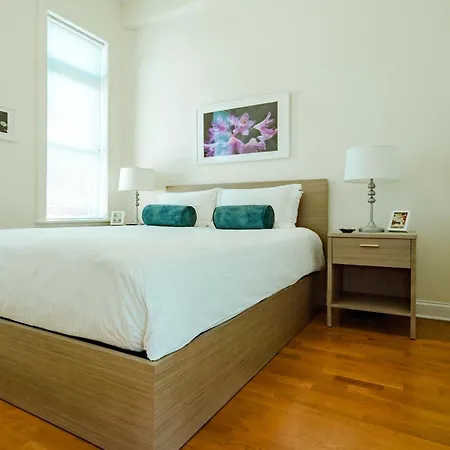 Hotel The 4*