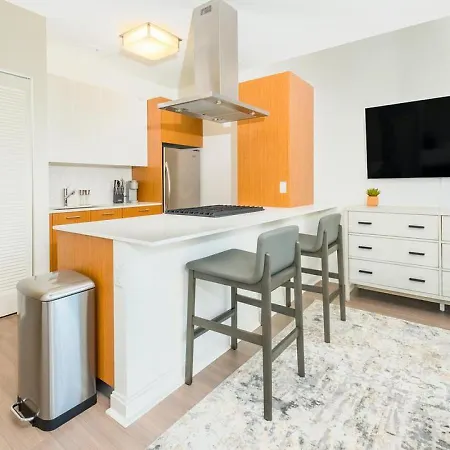 Landing Modern With Amazing Amenities Apartment Chicago