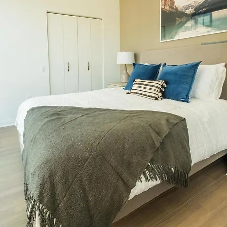 Landing Modern With Amazing Amenities Chicago