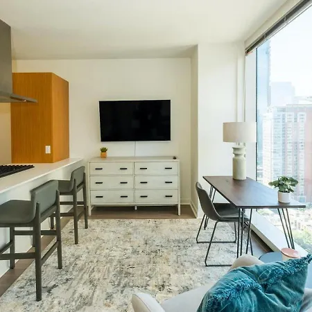 Landing Modern With Amazing Amenities * Chicago