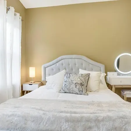 Boho Chic 3br Apt. With Private Rooftop! Apartment *
