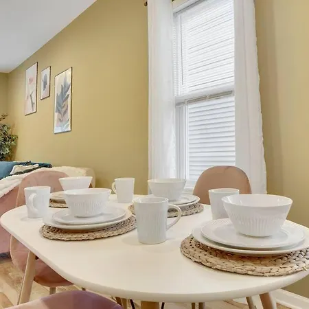 Boho Chic 3br Apt. With Private Rooftop!
