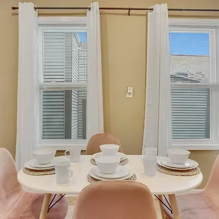 Boho Chic 3br Apt. With Private Rooftop! Apartment