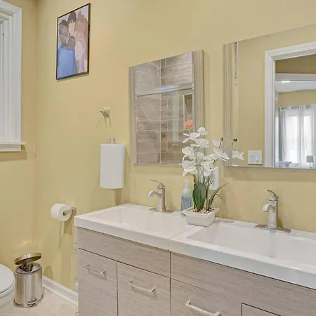 Boho Chic 3br Apt. With Private Rooftop! Apartment *
