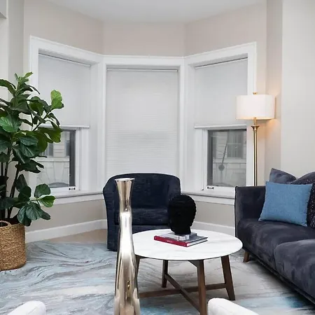 Apartment Duplex Chic River North Retreat