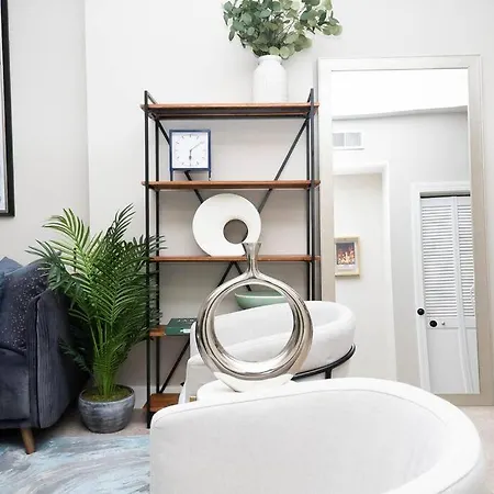 Apartment Duplex Chic River North Retreat