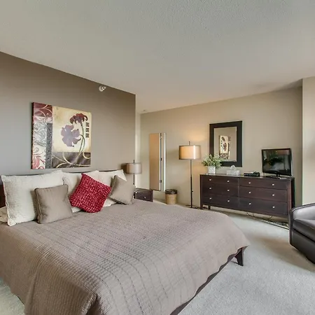 Aparthotel The Penthouse At Grand Plaza 4*