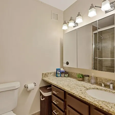 2bd River North With Million Dollar Views! Chicago