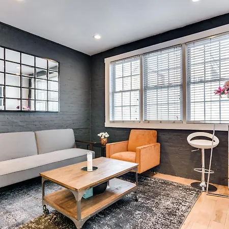 Great 1 Bedroom In West Town