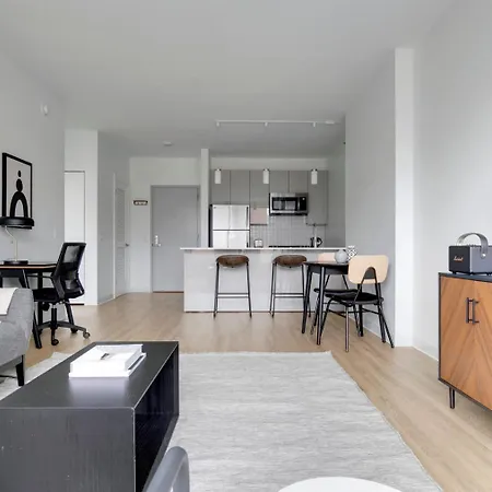 W Loop 1br W Gym Pool In Heart Of Greektown Chi-531 Apartment