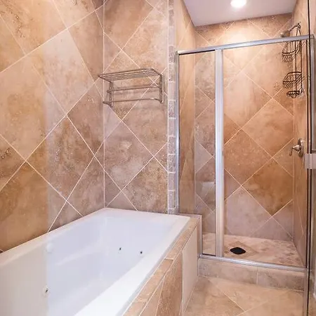 Deluxe Duplex In Roscoe-wrigley With Free Parking