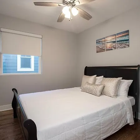 Deluxe Duplex In Roscoe-wrigley With Free Parking * Chicago
