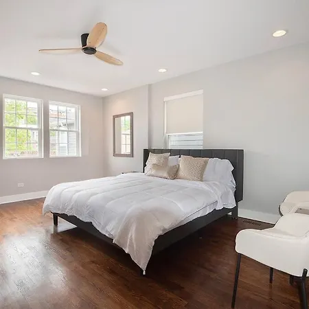 Deluxe Duplex In Roscoe-wrigley With Free Parking