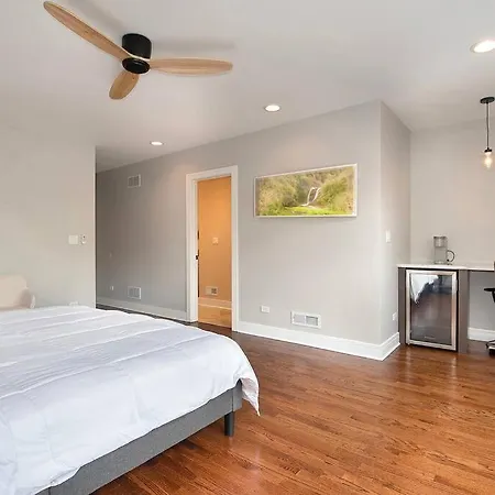 Deluxe Duplex In Roscoe-wrigley With Free Parking