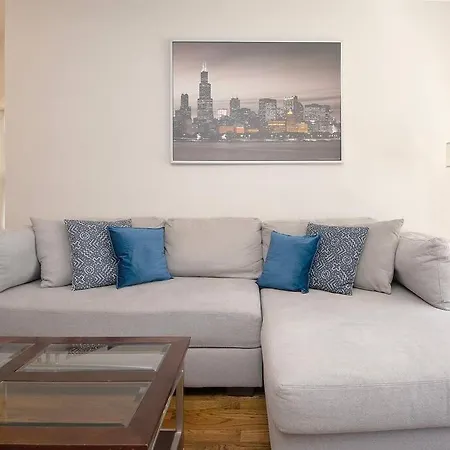 Deluxe Duplex In Roscoe-wrigley With Free Parking Apartment *