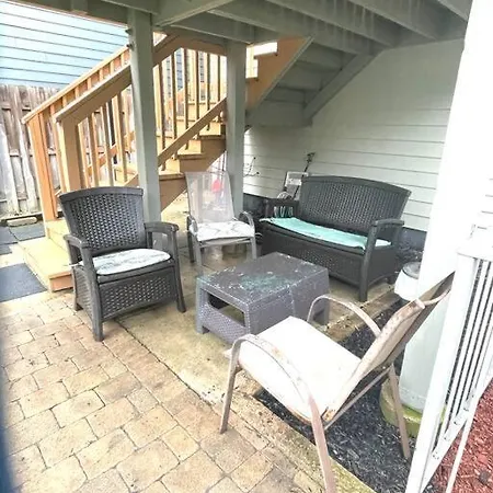 Deluxe Duplex In Roscoe-wrigley With Free Parking Apartment *