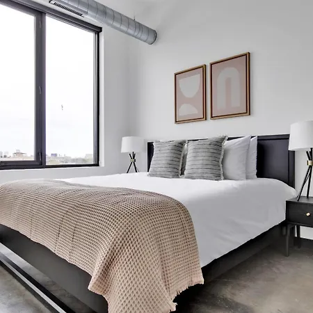 Bucktown 1br W Roof Bbq 1 Block To Blue Line Chi-662 Apartment *